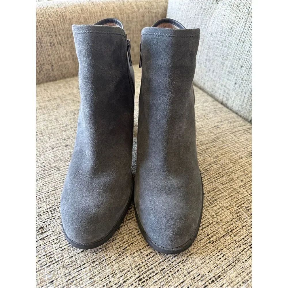 SoftWalk ankle boots